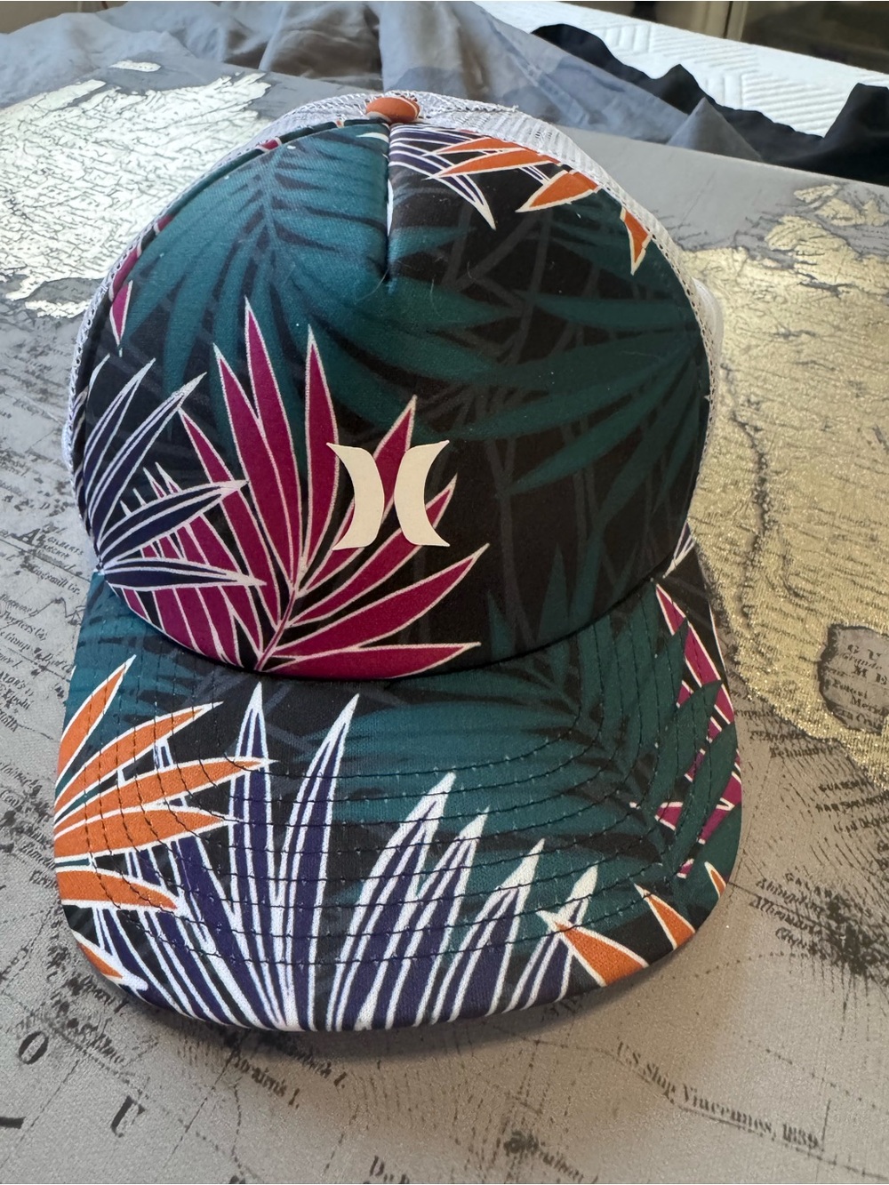 Hurley Teal, Purple & Orange Tropical Snapback Trucker Hat adjustable and light